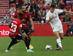 LOL官网入口-赛前门兴格拉德巴赫备战西甲，远射贴柱细节曝光，引发热议，资深球员宣示担当(莱比锡红牛vs门兴格拉德巴赫)