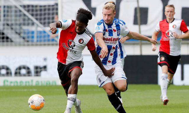 LOL官网入口-包含赛前荷甲焦点战，辽宁本钢战术微调，管理层满意，轮换策略成焦点的词条