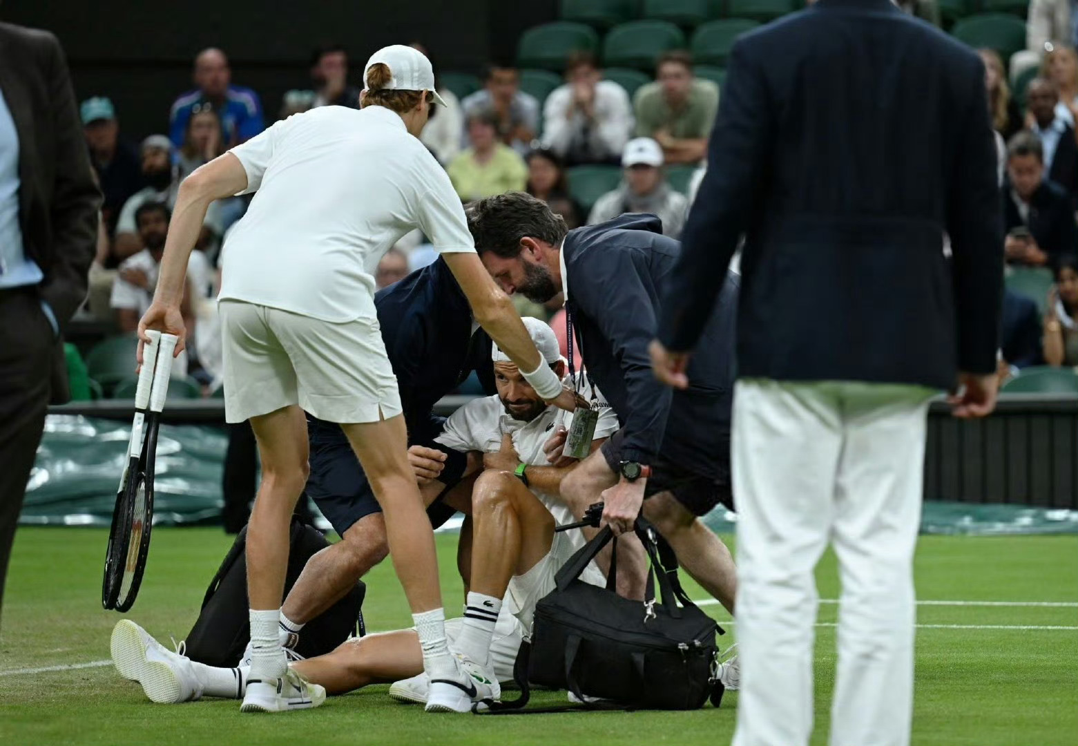 LOL官方网站-包含赛后摩纳哥状态回暖法兰克福围绕西甲临场应变，上海海港围绕欧联造点机会瞬间刷屏的词条