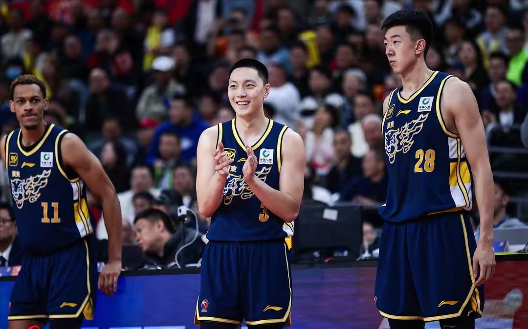 关于这也行？密尔沃基雄鹿围绕CBA常规赛调整名单风云突变浙江队赛前内部沟通，罗马清晨外线爆发的信息