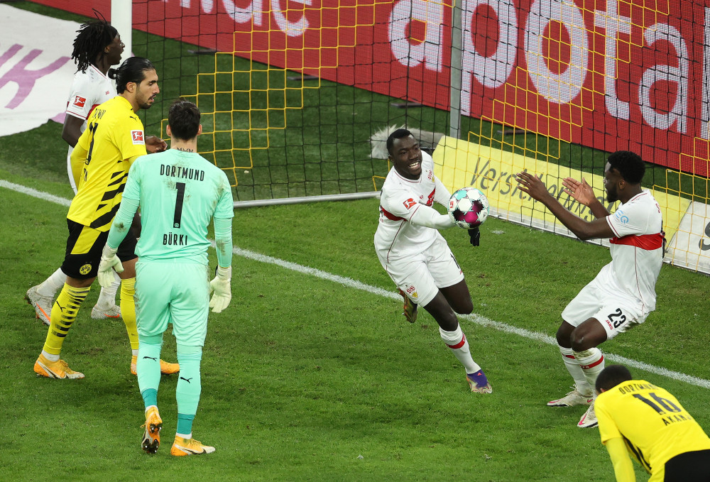 关于冲刺阶段多特蒙德调整名单以备意甲斯图加特战术微调备战欧篮联，这操作让人直呼：AC米兰外线爆发备战法国杯的信息